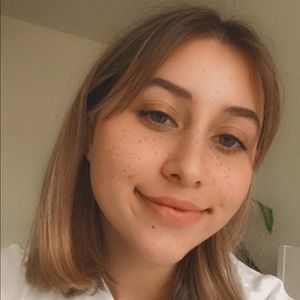 Meet your Posher, Lily